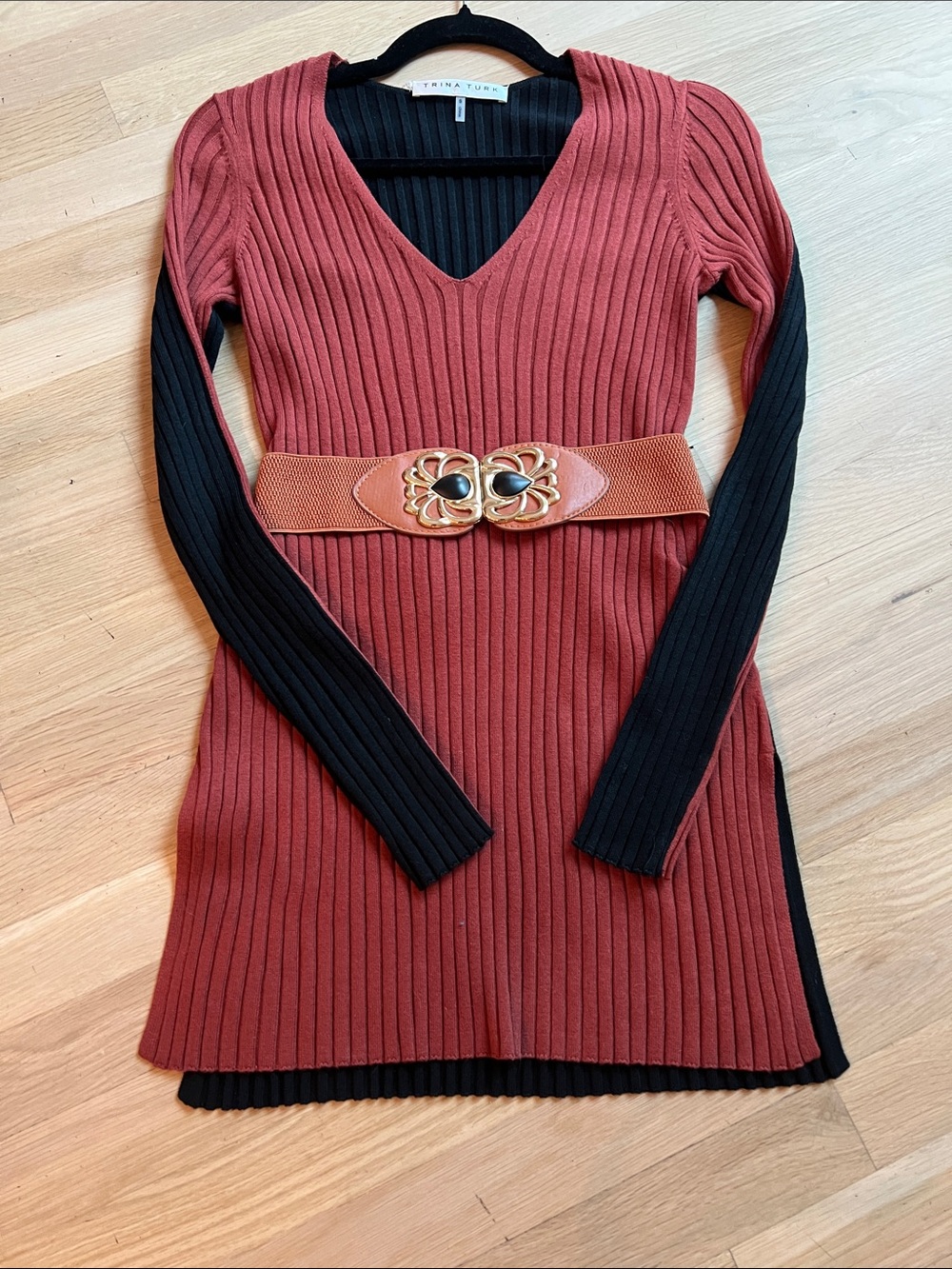 Trina Turk Zoey V neck pulloverRust-Red Ribbed V-Neck LongSleeve dress, tunic 🆕